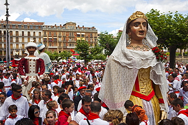 Giants of Pamplona procession, San Fermin Fiesta, Plaza del Castillo, Pamplona, Navarra, Spain, Europe