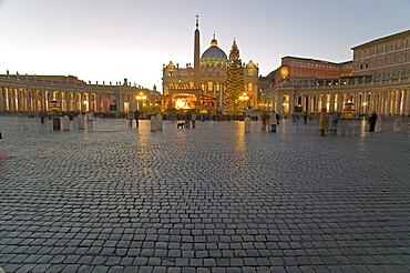 St .Peter's Square at Christmas time, Vatican, Rome, Lazio, Italy, Europe