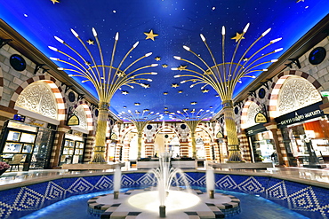 Gold Souk, Dubai Mall, the largest shopping mall in the world with 1200 shops, part of the Burj Khalifa complex, Dubai, United Arab Emirates, Middle East