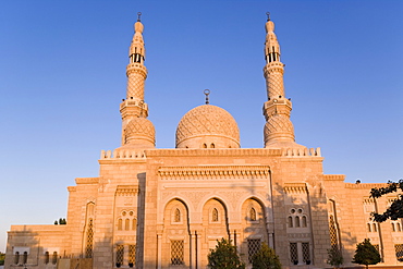 Jumeirah Mosque, Dubai's largest and best-known mosque, Dubai, United Arab Emirates, Middle East