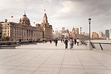 The Bund, Promenade along the Huangpu River, Shanghai, China, Asia