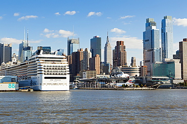 View of Midtown Manhattan across the Hudson River, Manhattan, New York City, New York, United States of America, North America