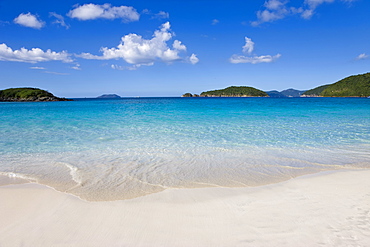 The world famous beach at Trunk Bay, St. John, U.S. Virgin Islands, West Indies, Caribbean, Central America