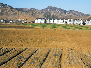 Countryside between Kaesong and Pyongyang, Democratic People's Republic of Korea (DPRK), North Korea, Asia