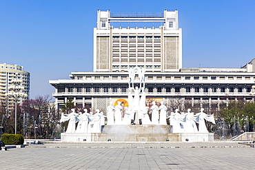 Mansudae Arts Theatre and fountains, Pyongyang, Democratic People's Republic of Korea (DPRK), North Korea, Asia