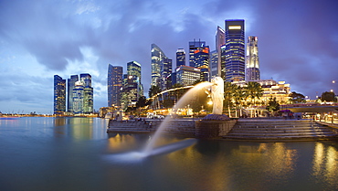 The Merlion Statue with the city skyline in the background, Marina Bay, Singapore, Southeast Asia, Asia 