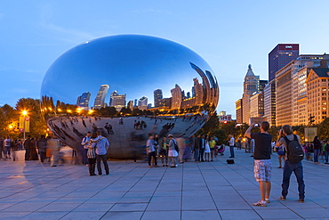 The Cloud Gate Sculpture in Millenium Park, Chicago, Illinois, United States of America, North America