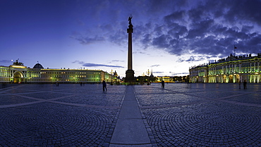 Palace Square, Alexander Column and the Hermitage, Winter Palace, UNESCO World Heritage Site, St. Petersburg, Russia, Europe