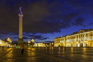 Palace Square, the Hermitage, Winter Palace, UNESCO World Heritage Site, St. Petersburg, Russia, Europe