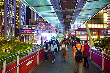 Xinyi downtown district, pedestrian bridge in the prime shopping and financial district of Taipei, Taiwan, Asia