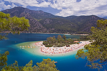 The Blue Lagoon, Bay of Oludeniz, Olu Deniz, near Fethiye, Anatolia, Turkey, Asia Minor, Eurasia