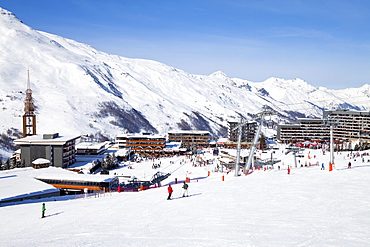 Les Menuires ski resort, 1800m, in the Three Valleys (Les Trois Vallees), Savoie, French Alps, France, Europe