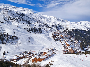 Meribel-Mottaret, 1750m, ski area, Meribel, Three Valleys (Les Trois Vallees), Savoie, French Alps, France, Europe