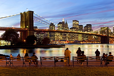 The Brooklyn Bridge spanning the East River between Brooklyn and Manhanttan, New York City, New York, United States of America, North America