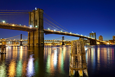 The Brooklyn and Manhattan Bridges spanning the East River, New York City, New York, United States of America, North America