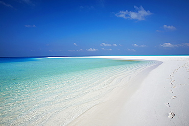 Tropical island and lagoon, Maldives, Indian Ocean, Asia 