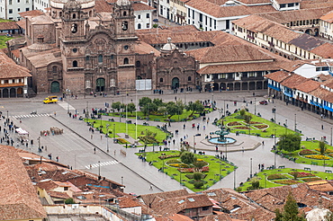 Cuzco cityscape with Plaza de Armas from hill above city, Cuzco, UNESCO World Heritage Site, Peru, South America