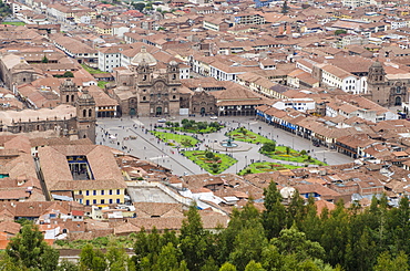 Cuzco cityscape with Plaza de Armas from hill above city, Cuzco, UNESCO World Heritage Site, Peru, South America