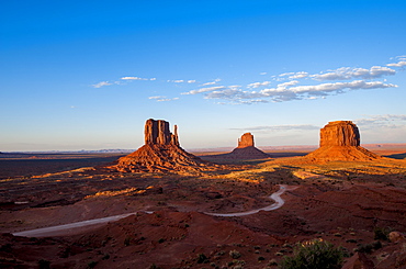 Monument Valley Navajo Tribal Park, Monument Valley, Utah, United States of America, North America