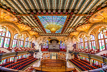 Ceiling of the Palau de la Musica Catalana (Palace of Catalan Music) concert hall, old city, Barcelona, Catalonia, Spain, Europe