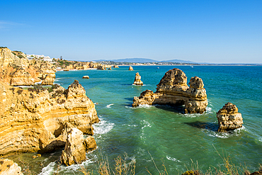 Praia Dona Ana coastline, Ponta da Piedade, Lagos, Algarve, Portugal.