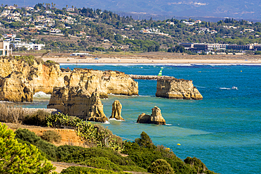 Praia Dona Ana coastline, Ponta da Piedade, Lagos, Algarve, Portugal.