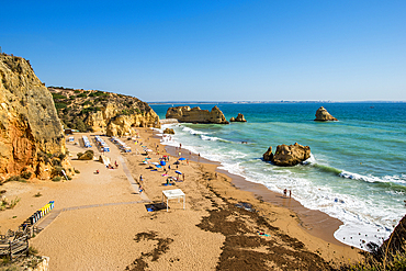 Praia Dona Ana coastline, Ponta da Piedade, Lagos, Algarve, Portugal.