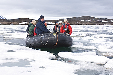 Zodiac in Lerneroyane (Lerner Islands), Svalbard Archipelago, Norway, Arctic, Scandinavia, Europe