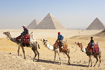 The Pyramids, Giza, UNESCO World Heritage Site, near Cairo, Egypt, North Africa, Africa