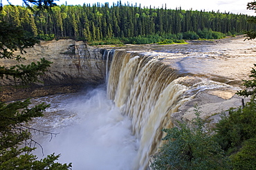 Alexandra Falls, Twin Falls Gorge Territorial Park, Northwest Territories, Canada, North America