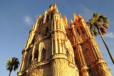 Mexico, Bajio, San Miguel de Allende, La Parroquia de San Miguel Arcangel exterior.