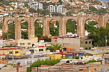 Mexico, The Bajio, Queretaro , City view with aquaduct from mirador.