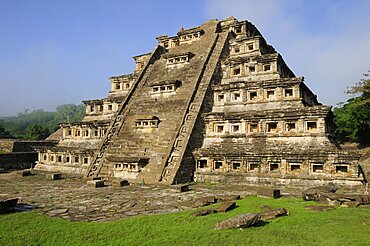 Mexico, Veracruz, Papantla, El Tajin archaeological site Pyramide de los Nichos.