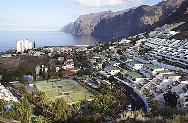 Spain, Canary Islands, Tenerife, Los Gigantes View over hillside town and cliffs.