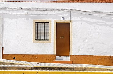 Spain, Extremadura, Olivenza, Typical white coloured architecture.