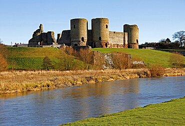 Wales, Denbighshire, Rhuddlan, Rhuddlan Castle overlooking the river Clwyd built in 1277 by King Edward 1 following the first Welsh war.