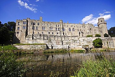 England, Warwickshire, Warwick, Castle built on the banks of the River Avon.