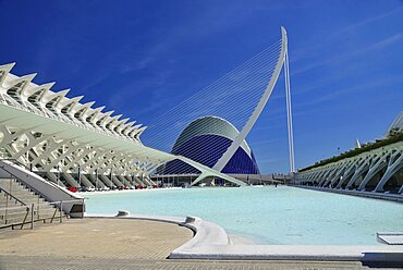 Spain, Valencia Province, Valencia, Spain, Valencia Province, Valencia, La Ciudad de las Artes y las Ciencias, City of Arts and Sciences, Principe Felipe Science Museum, El Pont de l'Assut de l'Or Bridge and Agora.