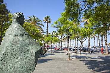 Spain, Catalonia, Barcelona, Barceloneta, Statue of Simon Bolivar.