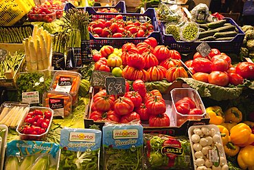 Spain, Catalonia, Barcelona, Interior of La Boqueria market on La Rambla.