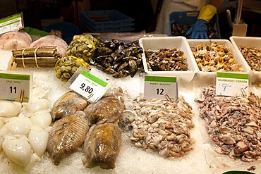 Spain, Catalonia, Barcelona, Interior of La Boqueria market on La Rambla.