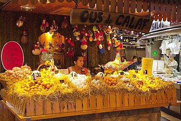 Spain, Catalonia, Barcelona, Interior of La Boqueria market on La Rambla.