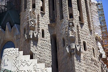 Spain, Catalonia, Barcelona, Eixample, exterior of La Sagrada Familia, designed by Antoni Gaudi.