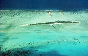 AUSTRALIA Queensland Great Barrier Reef Aerial view over the reef