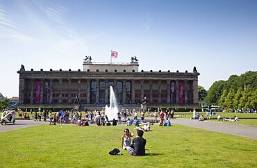 Germany, Berlin, Mitte, Museum Island, Altes Musuem exterior with fountain.