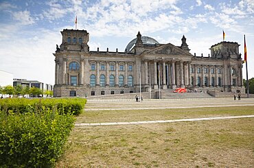 Germany, Berlin, Mitte, Reichstag building with glass dome deisgned by Norman Foster.