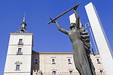 Spain, Castilla La Mancha, Toldeo, Alcazar and Statue of Peace.