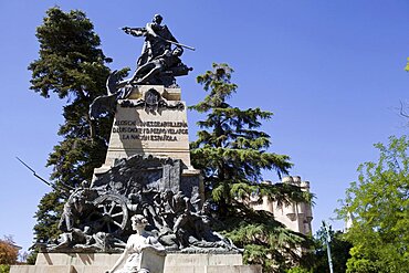 Spain, Castille-Leon, Segovia, Statue of Juan Bravo, Luis Daoiz and Pedro Velarde in Plaza la Reina Victoria Eugenia.