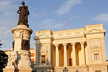 Spain, Madrid, Statue of Queen Maria Isabel de Braganza in front of the Museo del Prado Cason del Buen Retiro.