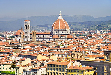 Italy, Tuscany, Florence, Vista of the city with the dome of the Cathedral seen from Piazzale Michelangelo.